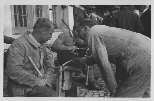 Foto Werkzeugkurs für Unterförster geleitet von Forsting. Brodbeck