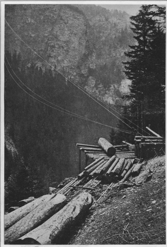 Foto Ladestation der Drahtseilriese über die Viamala bei Rongellen