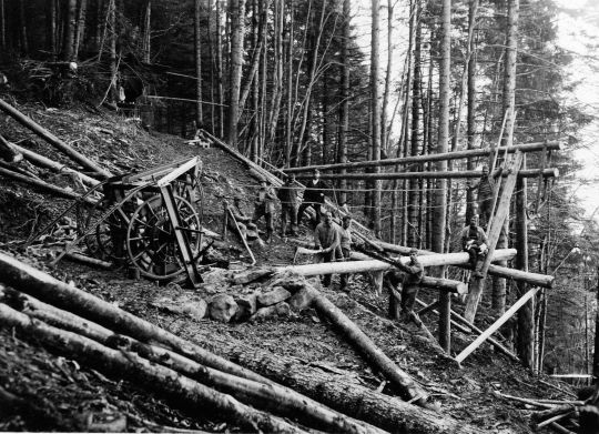 Foto Bau einer Drahtseilriese