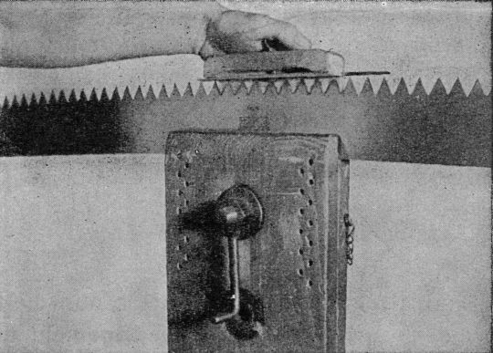 Foto Abstossen der Sägezähne