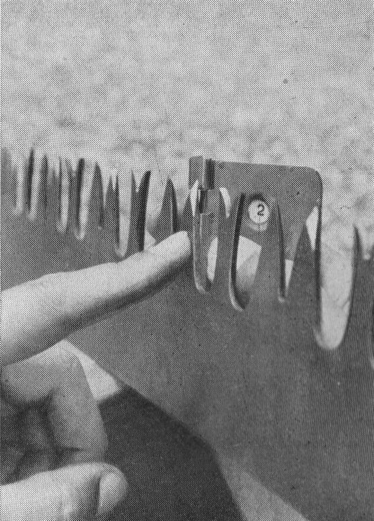 Foto Bedienung des Schrankmessers "Pierre Pertuis"