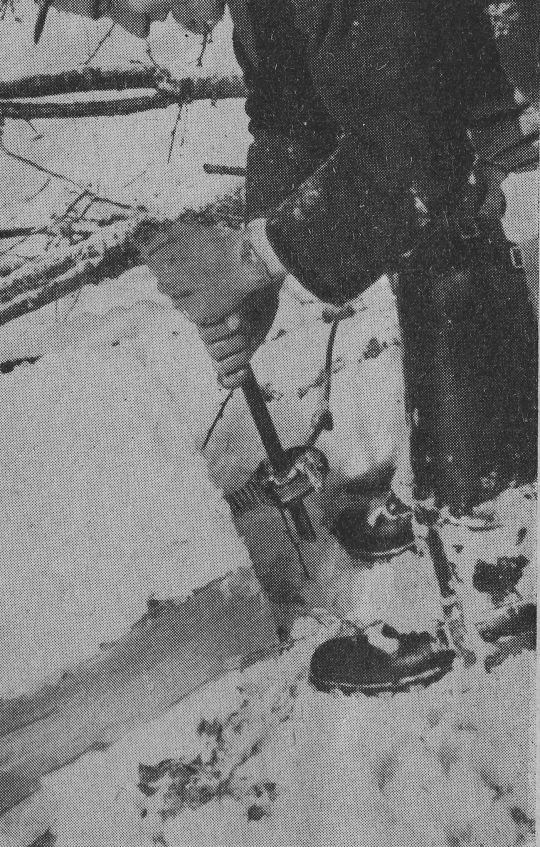 Foto "Einschrauben der Lottschraube"