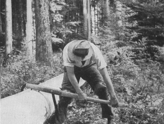 Foto "Arbeitsstellung und Handhabung des Kehrhakens beim Wenden ..."