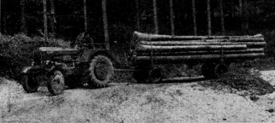 Foto "Steyr Dieselradschlepper, Typ 185, mit Paltenstahl-Universalanhänger"