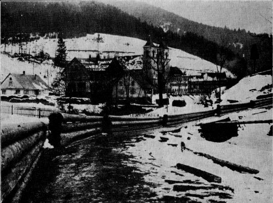 Foto "Stammholzriese. Forstbezirk Wolfach. Einseitige Bewehrung in Bogen."