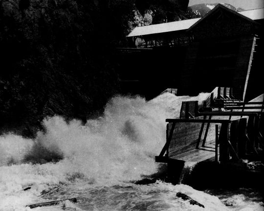 Foto "Das Wehr der Erzherzog-Johann-Klause in Tirol, 1938"