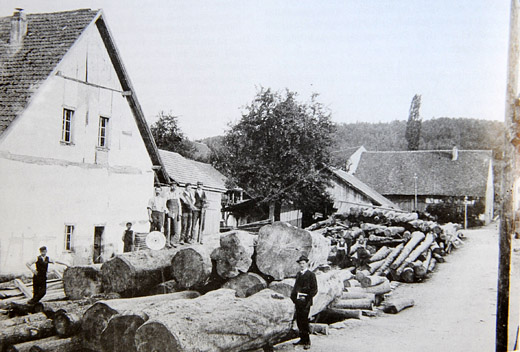 Foto Lagerplatz einer Sägerei