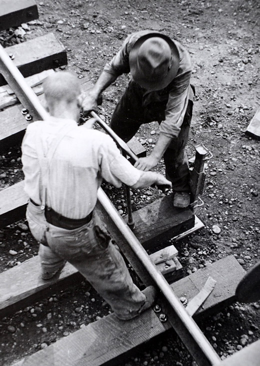 Foto Ersetzen von Eichenschwellen