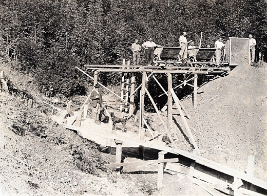 Foto Schüttbrücke auf Planierhöhe