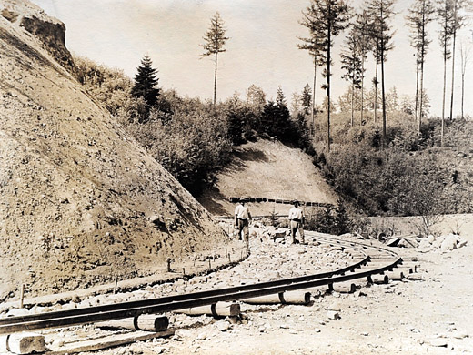 Foto Strassenbau mit Rollbahn