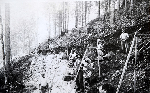 Foto Strassenbau im Gebirge