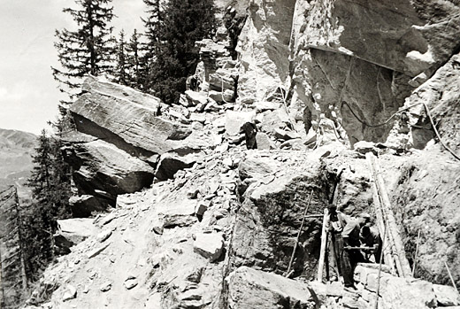 Foto Strassenbau im Gebirge