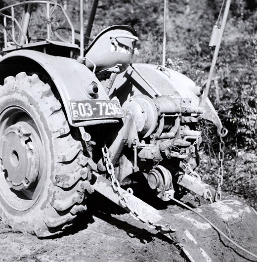 Foto Anbauseilwinde an Traktor