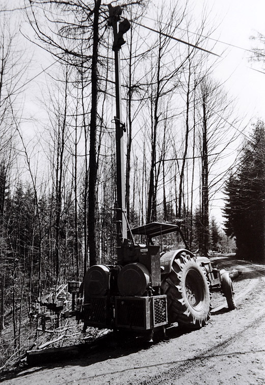 Foto Hebeschleifbahn System Igland an Traktor