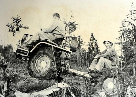 Foto Merk-Pullax Traktor mit Seilwinde
