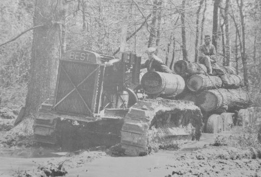 Foto Raupenschlepper im Einsatz