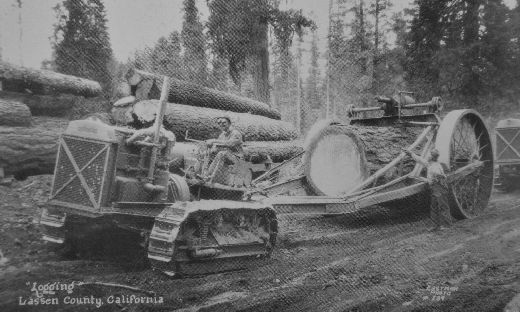 Foto Raupenschlepper im Einsatz
