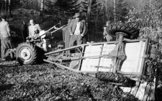 Foto Umgekippter Rückewagen